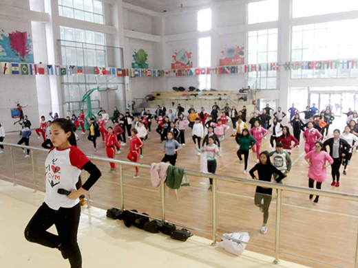 幼儿体操培训中.jpg