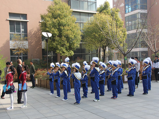 学校“和鸣”管乐团亮相rh2.jpg