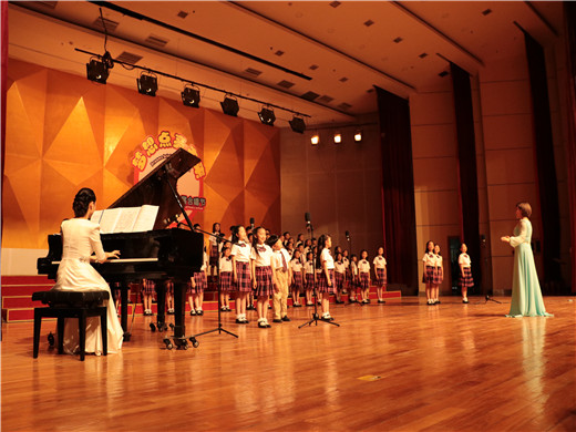 二七区政通路小学:“正乐”合唱团二团的孩子们带来天籁童声4.jpg