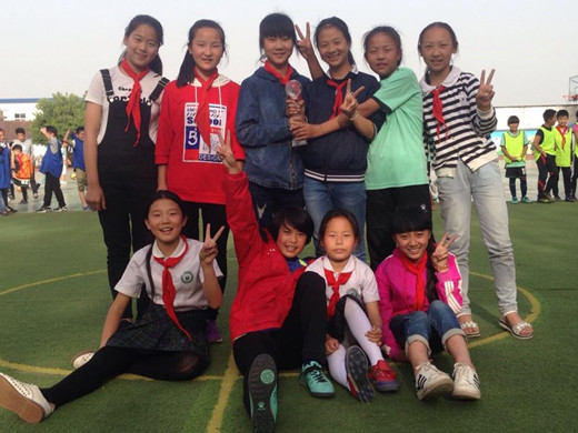 活力四射的女足队py.jpg