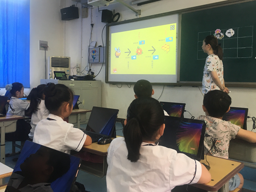 教师通过动画讲解编程CD1.jpg
