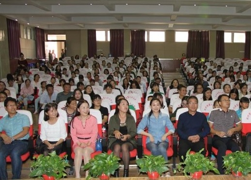 活动现场 进校2.jpg